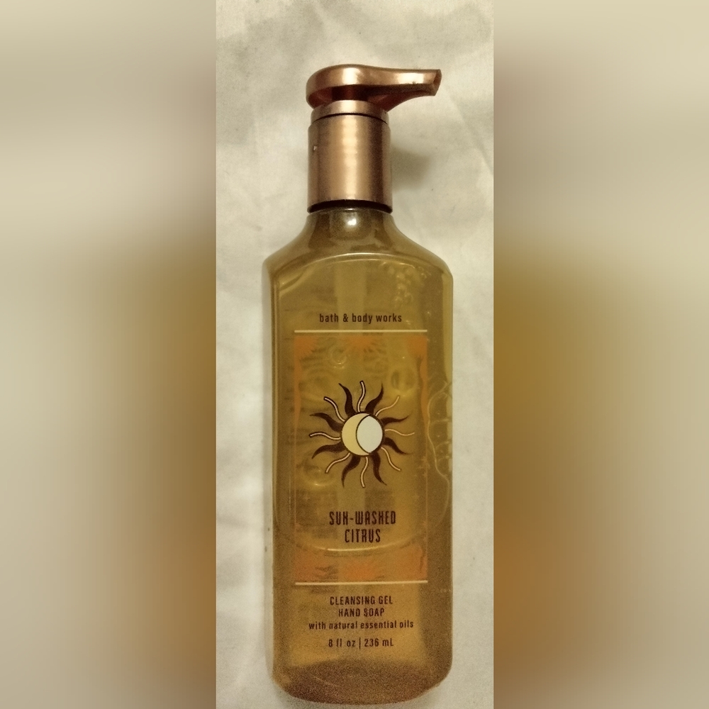 BATH AND BODY WORKS GEL HAND SOAP